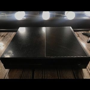 XBOX ONE / CONTROLS / CHARGER / HEADSET